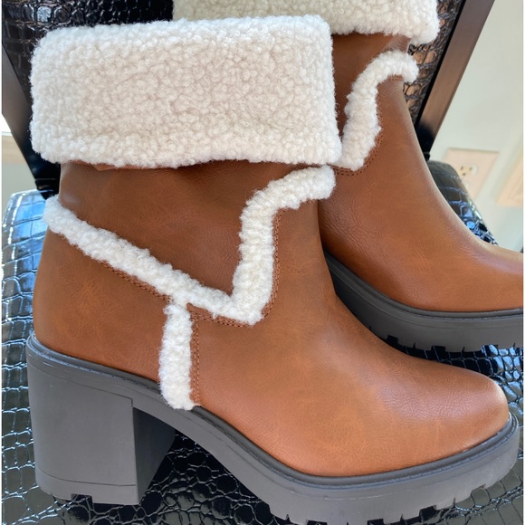 JF NWOT slip on faux fur top chunky heel boots - Picture 3 of 14